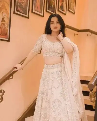Escort Nahur